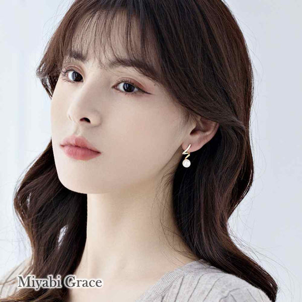 White Freshwater Pearl & Wave Cubic Zirconia Crystal CZ Gold Coil Clip On Earrings