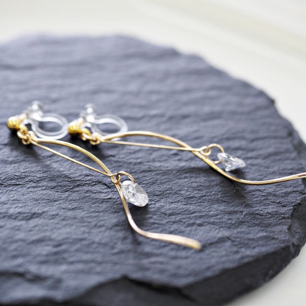Elegant Gold Wave Bar Cubic Zirconia Invisible Clip-On Earrings | Graceful & Featherlight