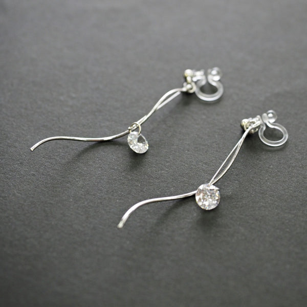 Elegant Gold Wave Bar Cubic Zirconia Invisible Clip-On Earrings | Graceful & Featherlight