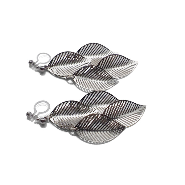 Silver four leaf filigree invisible clip on earrings - Miyabi Grace