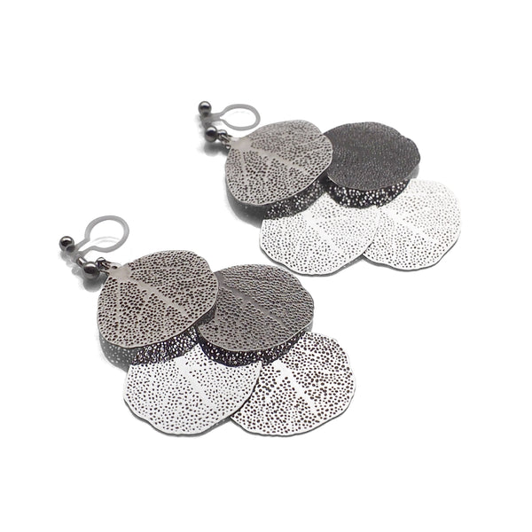 Dangle silver four leaf filigree invisible clip on earrings - Miyabi Grace