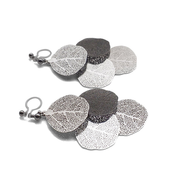 Dangle silver four leaf filigree invisible clip on earrings - Miyabi Grace