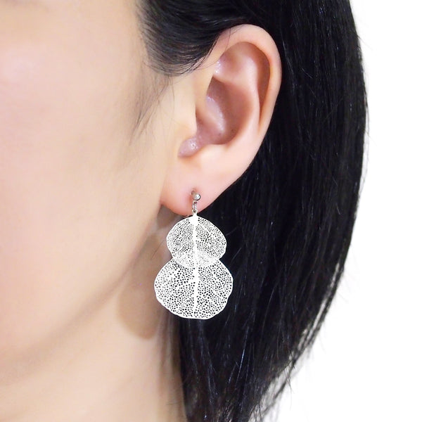 Silver two leaf filigree invisible clip on earrings - Miyabi Grace