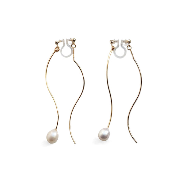 Double Sided White Freshwater Pearl with Wave Bar Invisible Clip On Earrings (Gold tone) - Miyabi Grace