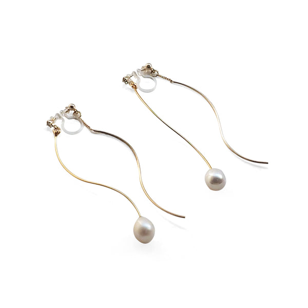 Double Sided White Freshwater Pearl with Wave Bar Invisible Clip On Earrings (Gold tone) - Miyabi Grace