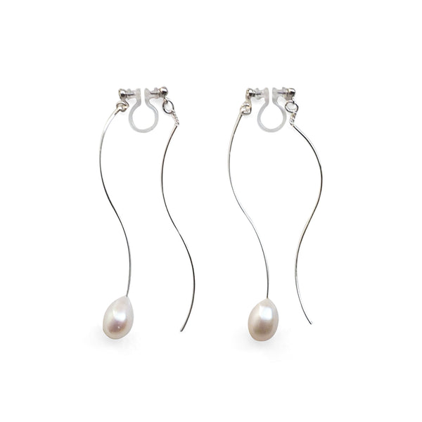 Double Sided White Freshwater Pearl with Wave Bar Invisible Clip On Earrings (Silver tone) - Miyabi Grace