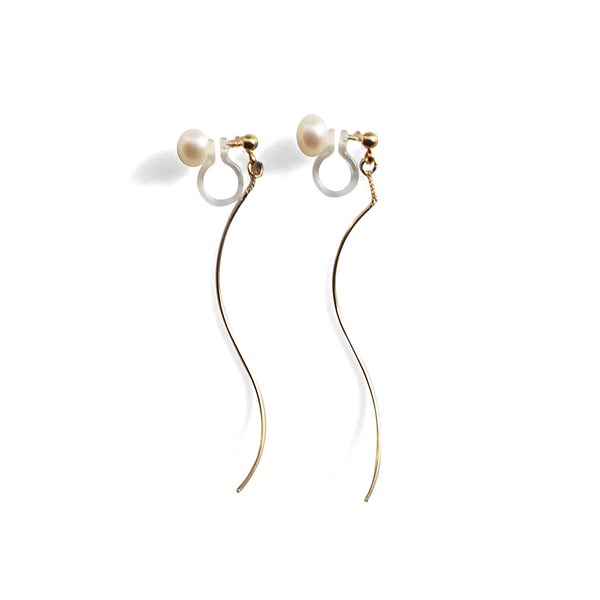 Double Sided White Freshwater Pearl Invisible Clip On Stud Earrings (Gold tone Wave Bar) - Miyabi Grace