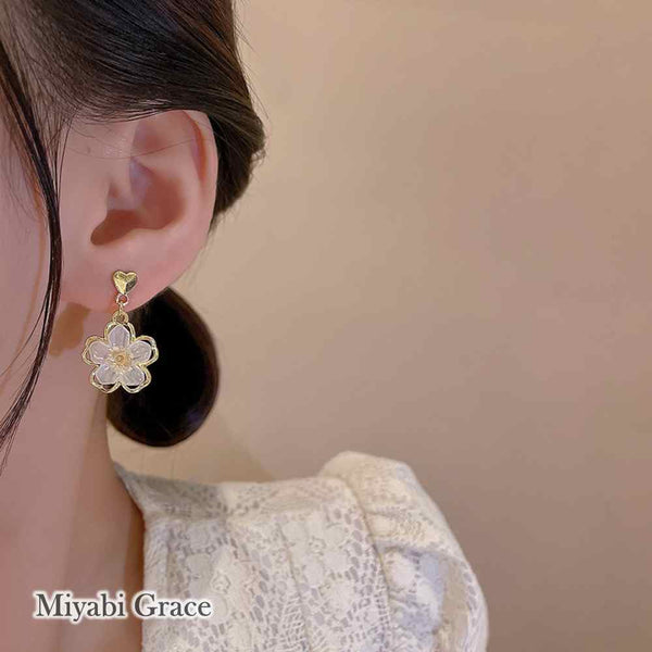Dangle White Flower Gold Clip On Earrings