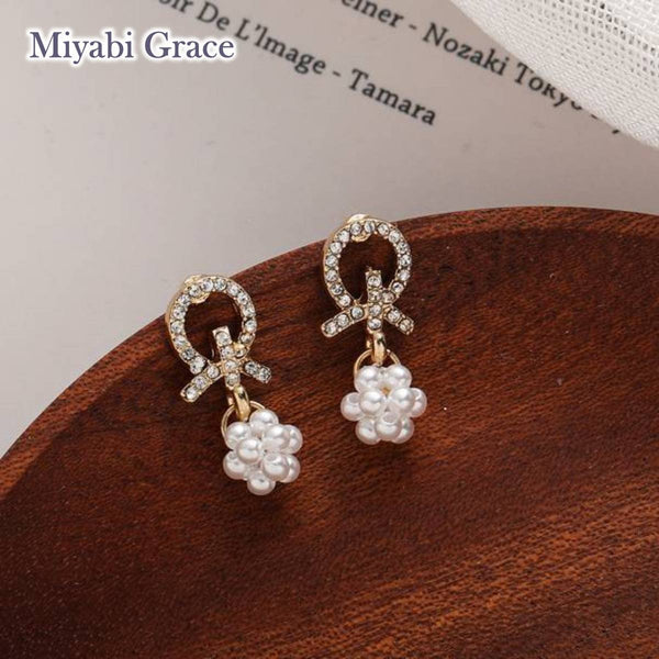 Dangle White Pearl Ball with Crystal Rhinestone Open Circle Gold Invisible Clip On Stud Earrings