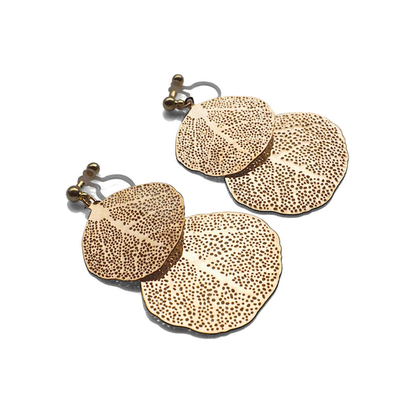 Gold two leaf filigree invisible clip on earrings - Miyabi Grace