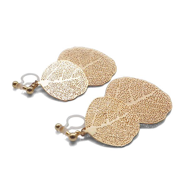 Gold two leaf filigree invisible clip on earrings - Miyabi Grace