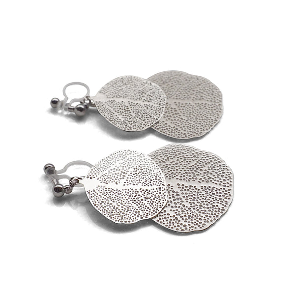 Silver two leaf filigree invisible clip on earrings - Miyabi Grace