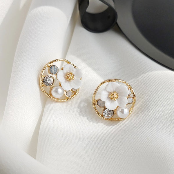 White Flower Pearl Invisible Clip On Stud Earrings
