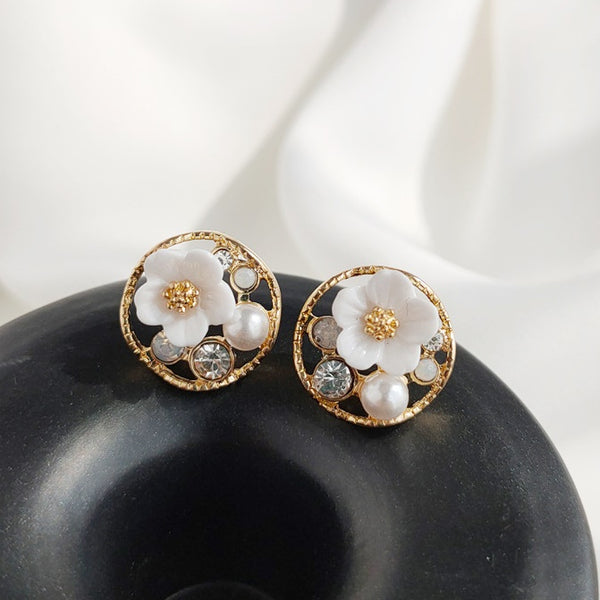 White Flower Pearl Invisible Clip On Stud Earrings