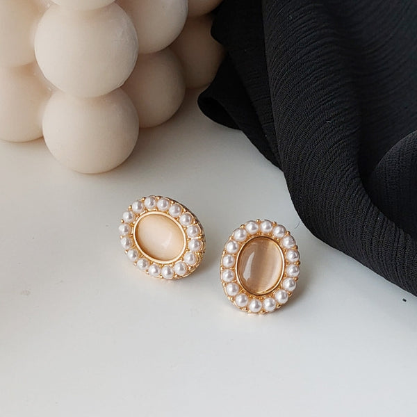 Vintage Style White Pearl Gold Crystal Rhinestone Invisible Clip On Stud Earrings