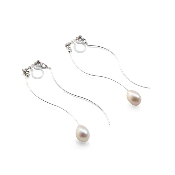 Double Sided White Freshwater Pearl with Wave Bar Invisible Clip On Earrings (Silver tone) - Miyabi Grace