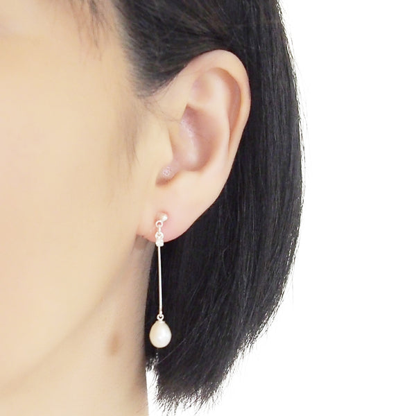 White Teardrop Freshwater Pearl Invisible Clip On Earrings (Silver tone) - Miyabi Grace