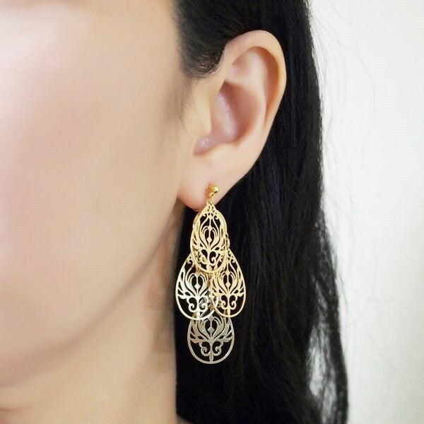 Dangle gold filigree invisible clip on earrings - Miyabi Grace