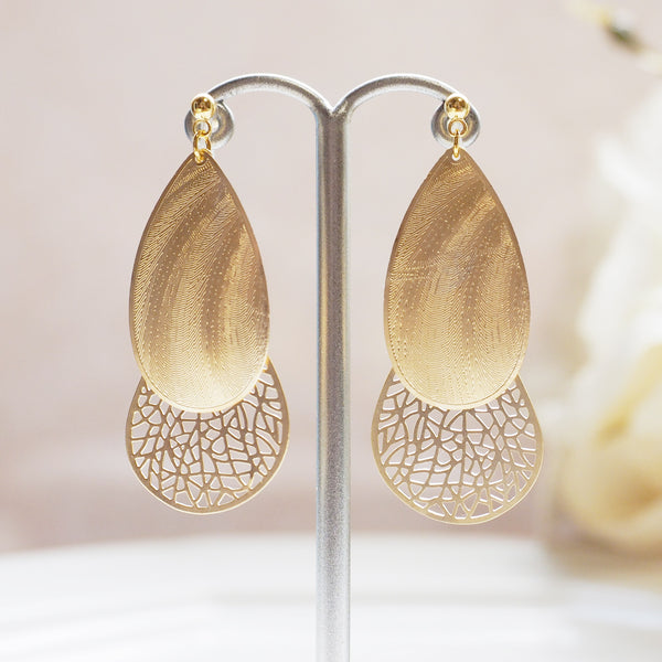 Textured gold metal and teardrop filigree invisible clip on earrings - Miyabi Grace