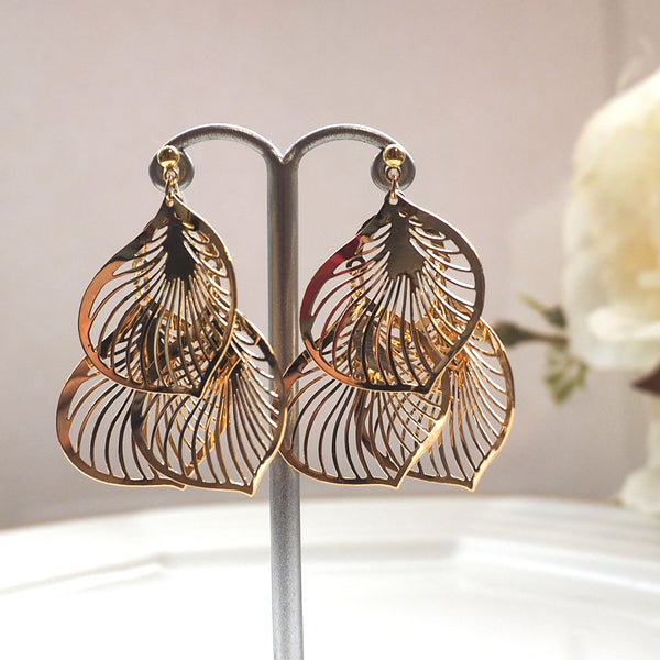 Dangle gold three leaf filigree invisible clip on earrings - Miyabi Grace